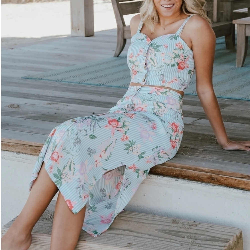 Hem & Thread Two piece paradise‎ skirt and top- NWT- Medium